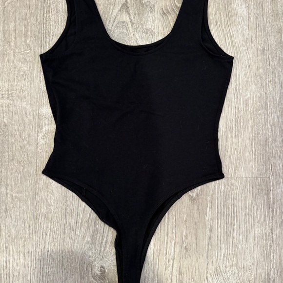 GUESS BODYSUIT. NEVER WORN. - Picture 2 of 7